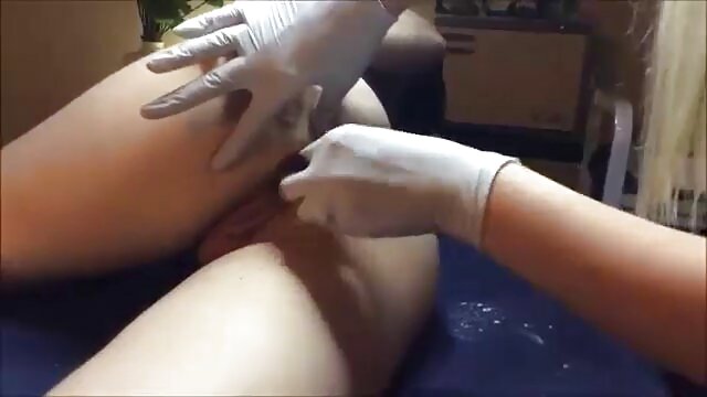 برده به ارمغان فیلم xxx داستانی می آورد رئیس به اوج لذت جنسی با پا